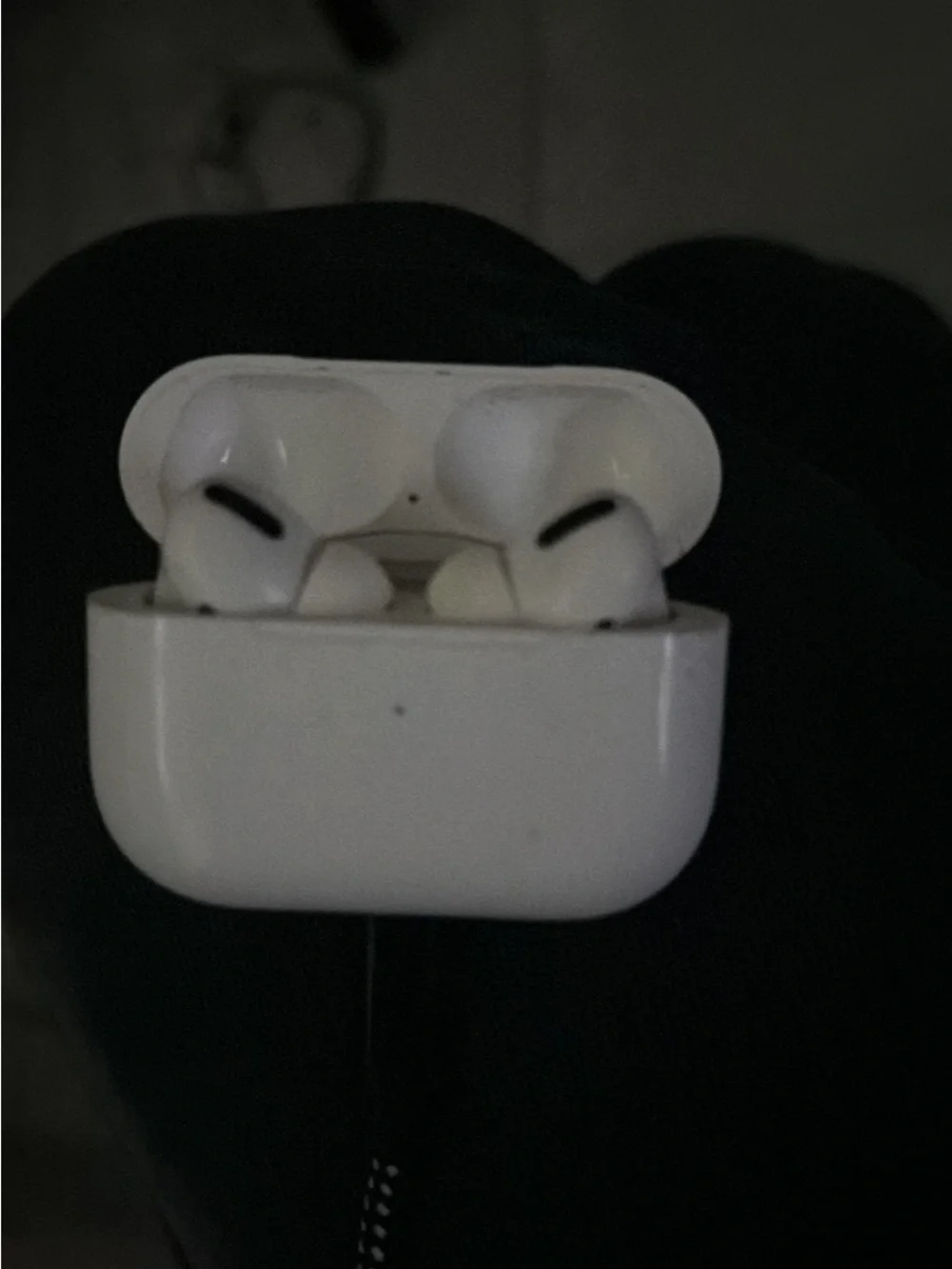 Apple White Wireless Earbuds with Charging Case